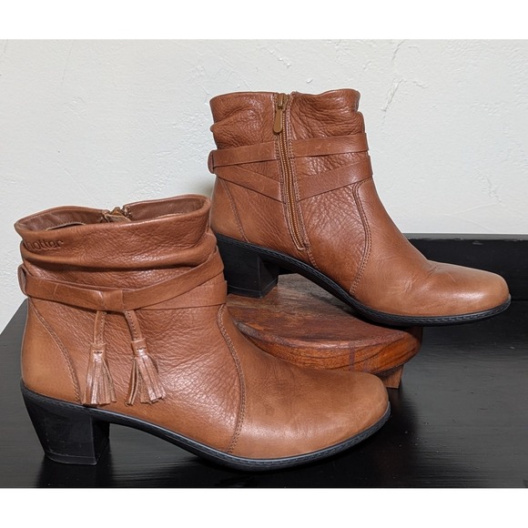 hotter Shoes - Women's Hotter Chester Leather Ankle Boots 9 Zippered Straps Double Tassels Heel